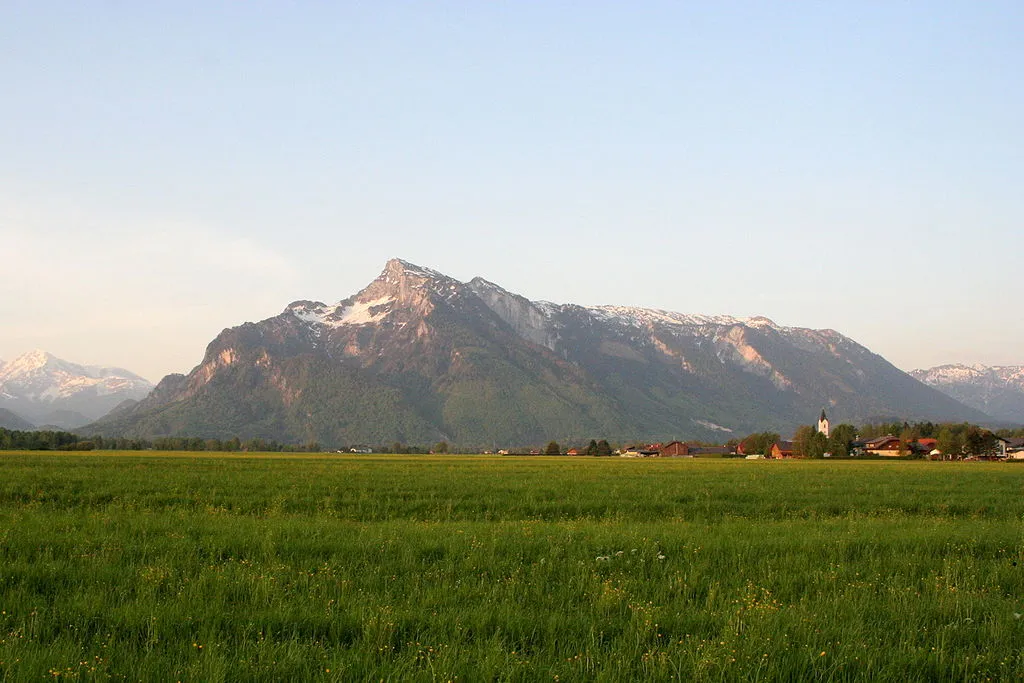 The Making of a Mountain: Constructing the Untersberg Mountain as a Contemporary Spiritual Destination