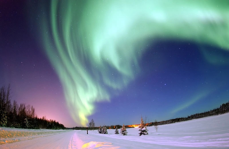 Dazzling and Dangerous: Epidemics, Space Physics, and Settler Understandings of the Aurora Borealis